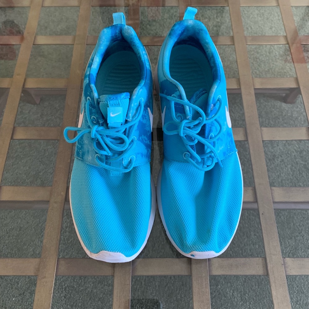 Nike Roshe - Picture 3 of 4
